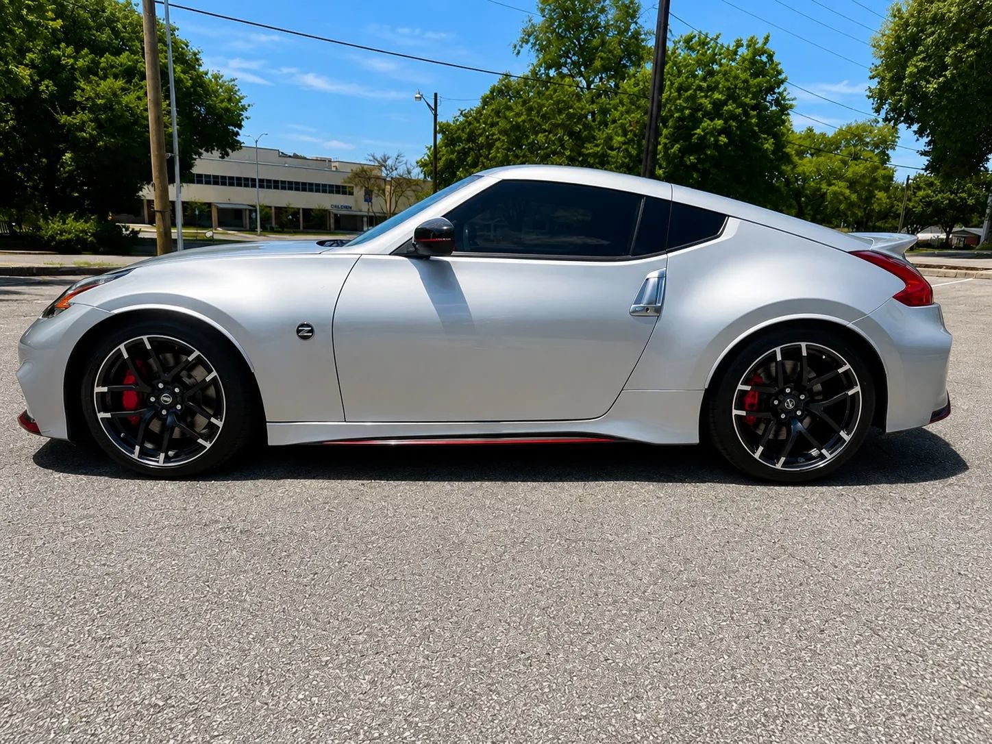 Used 2016 Nissan 370Z NISMO RWD image 7