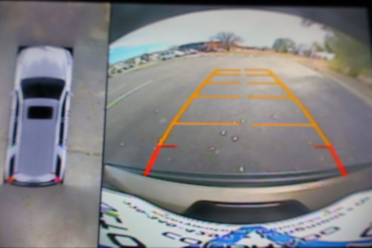 Used 2016 Cadillac Escalade ESV Premium image 38