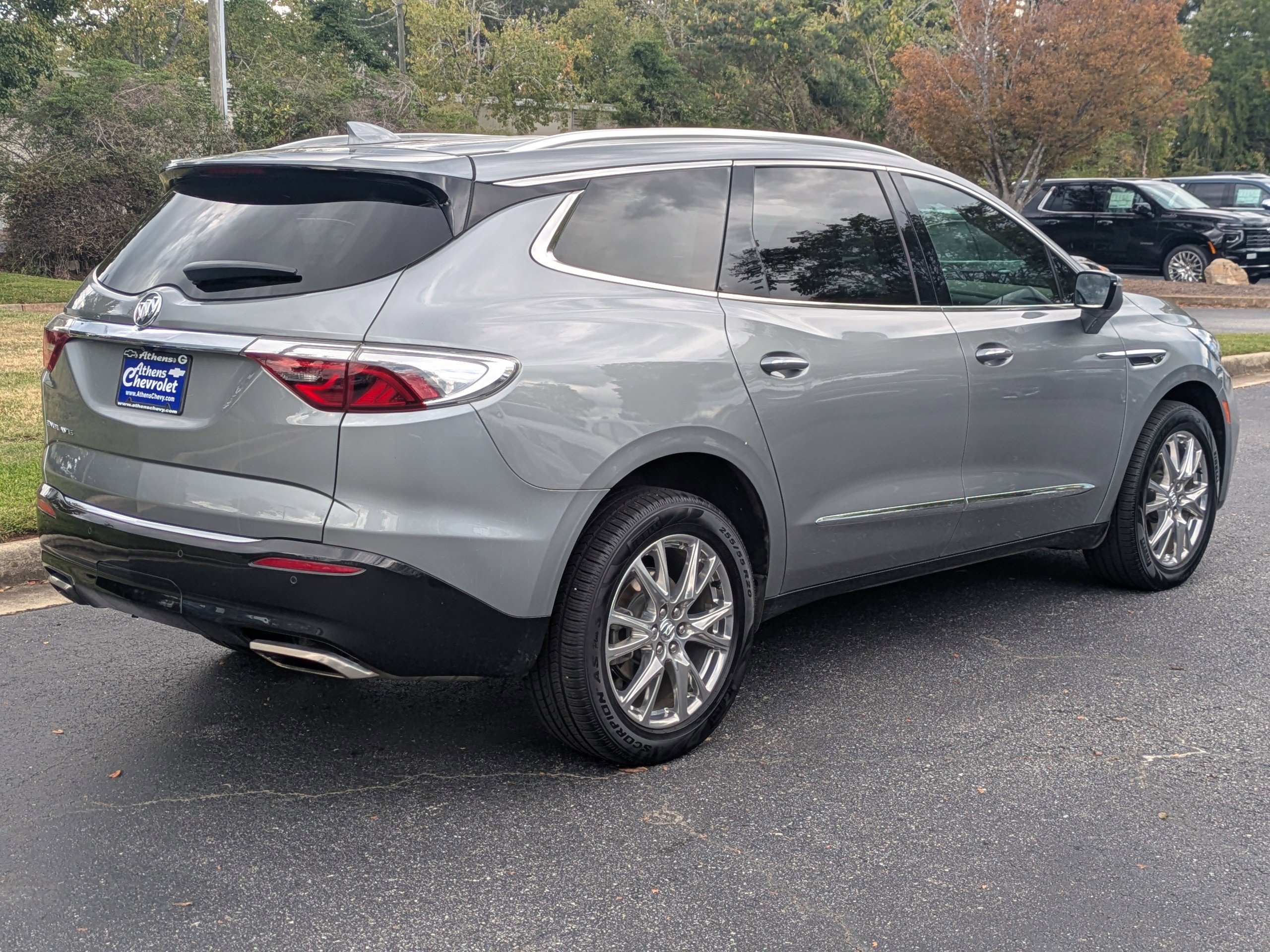 Used 2023 Buick Enclave Essence w/ Experience Buick Package image 4