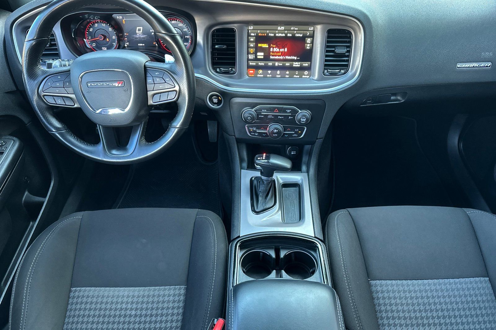 Used 2022 Dodge Charger R/T w/ Harman/Kardon Audio Group image 16