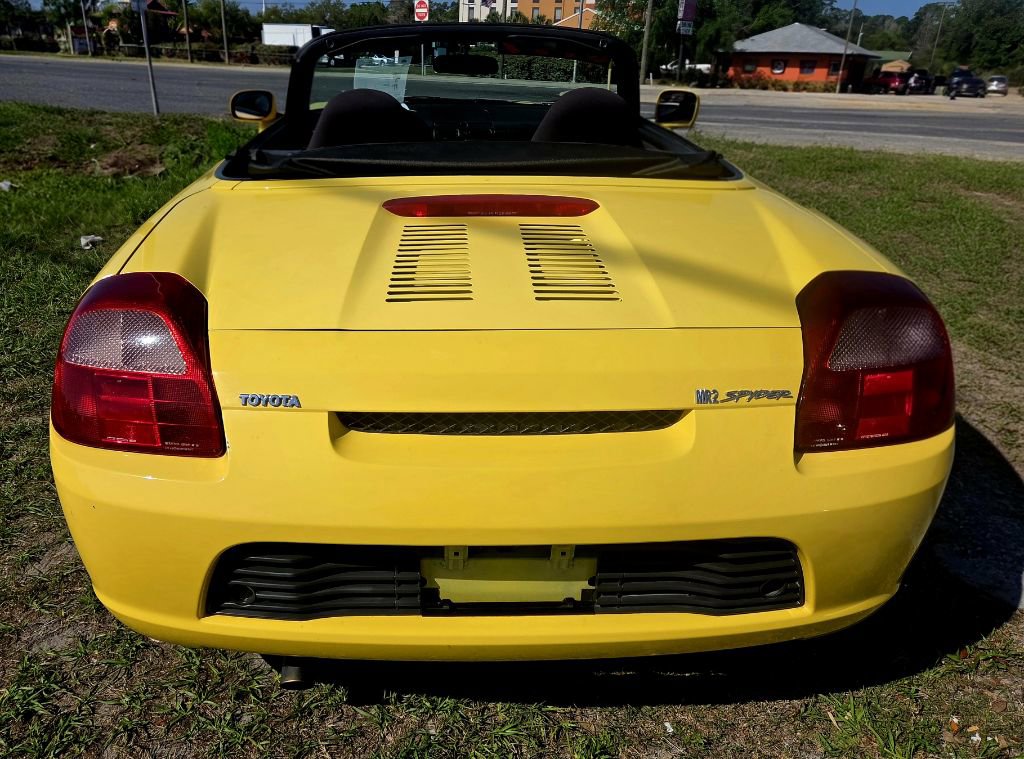 Used 2000 Toyota MR2 image 4