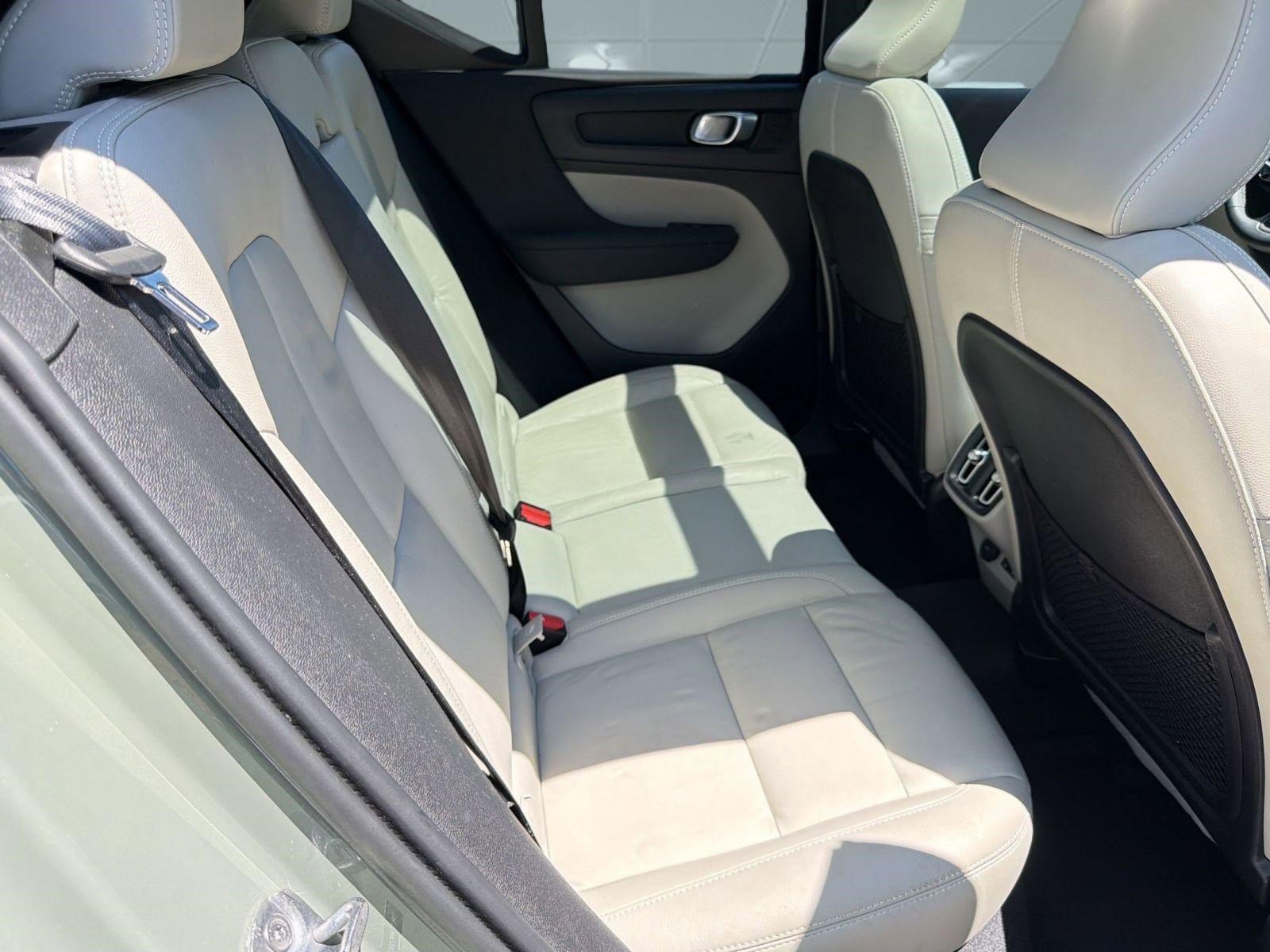 Used 2023 Volvo XC40 B5 Ultimate w/ Protection Package Premier AWD/4WD image 30