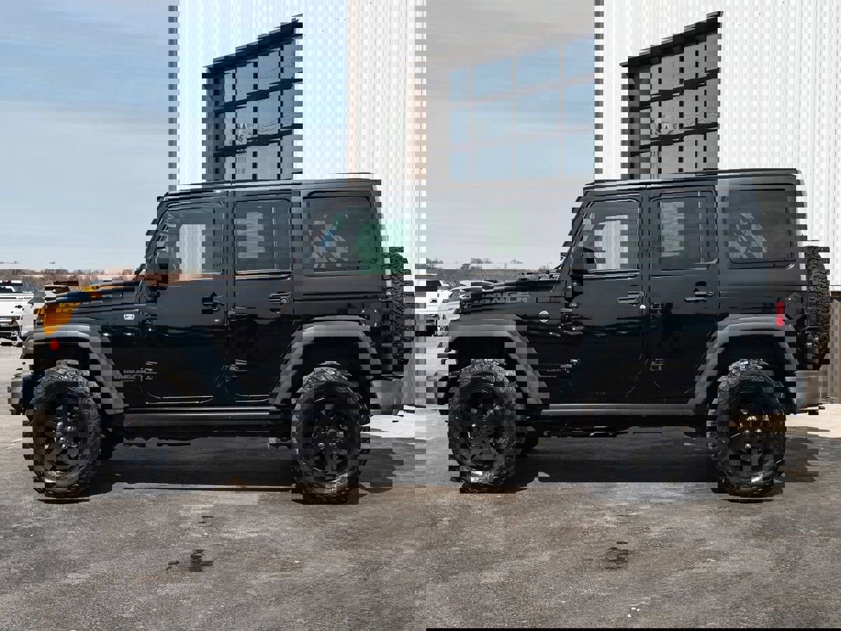 Used 2017 Jeep Wrangler Unlimited Sport image 2