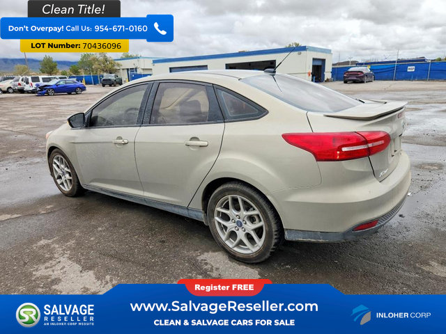 Used 2015 Ford Focus SE w/ Equipment Group 201A FWD image 3