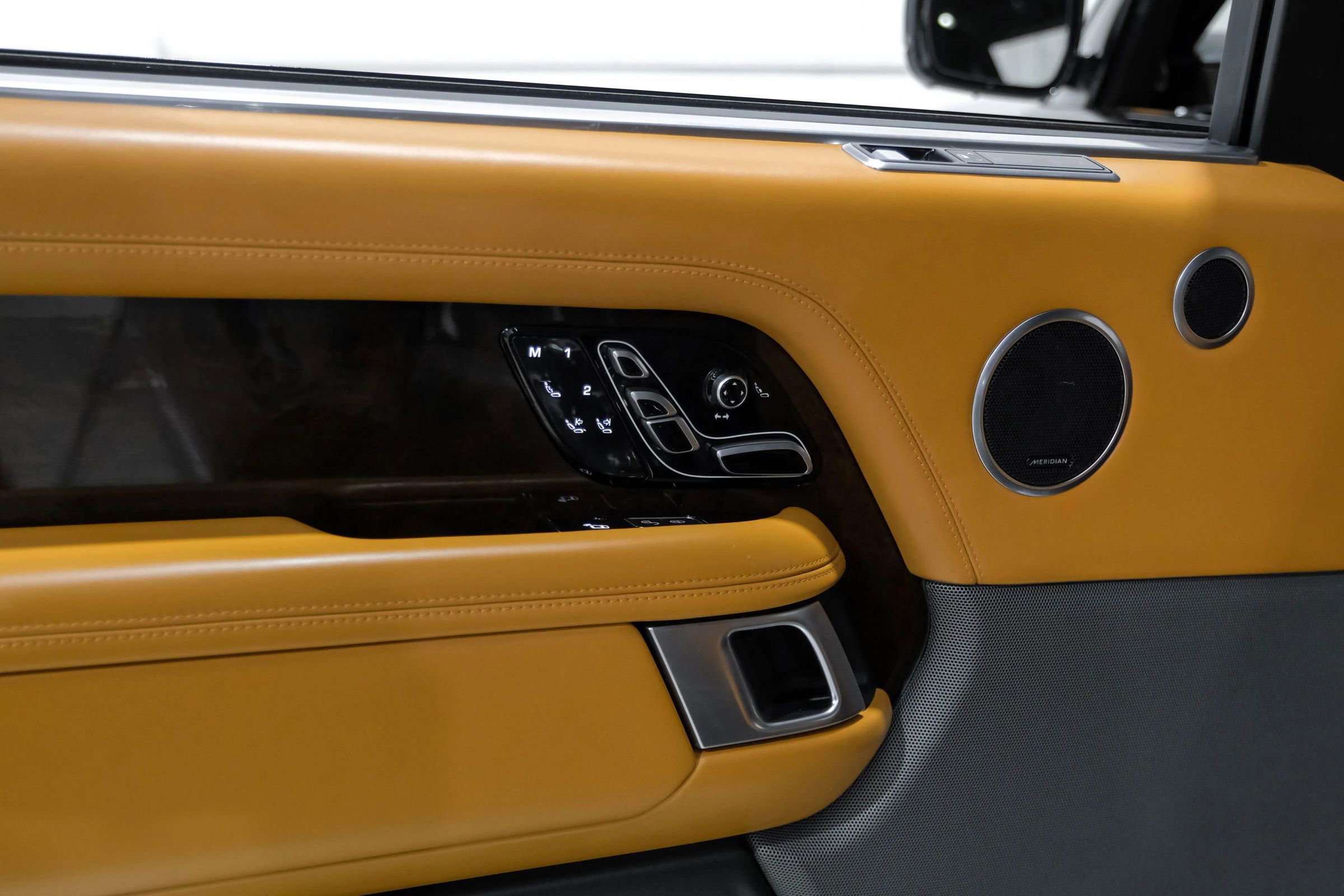 Used 2019 Land Rover Range Rover Long Wheelbase Autobiography image 51