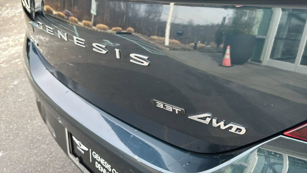 Used 2023 Genesis G70 3.3T w/ Sport Advanced Package image 7