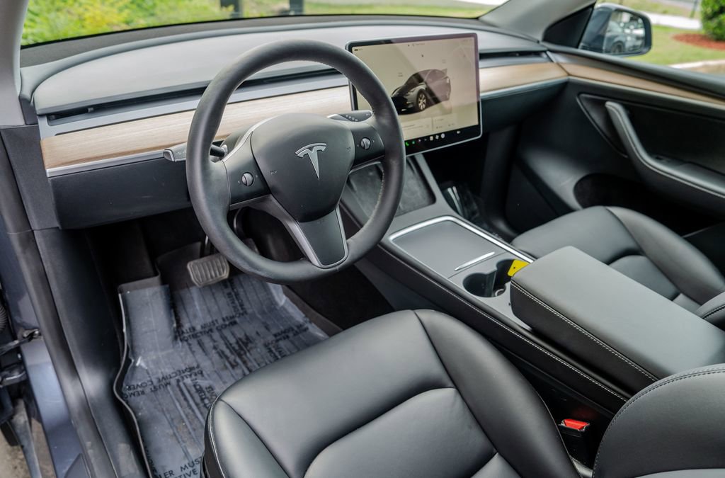 Used 2023 Tesla Model Y Long Range AWD/4WD image 4