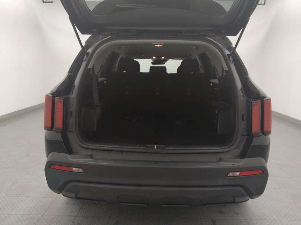 Used 2021 Kia Sorento LX FWD image 29