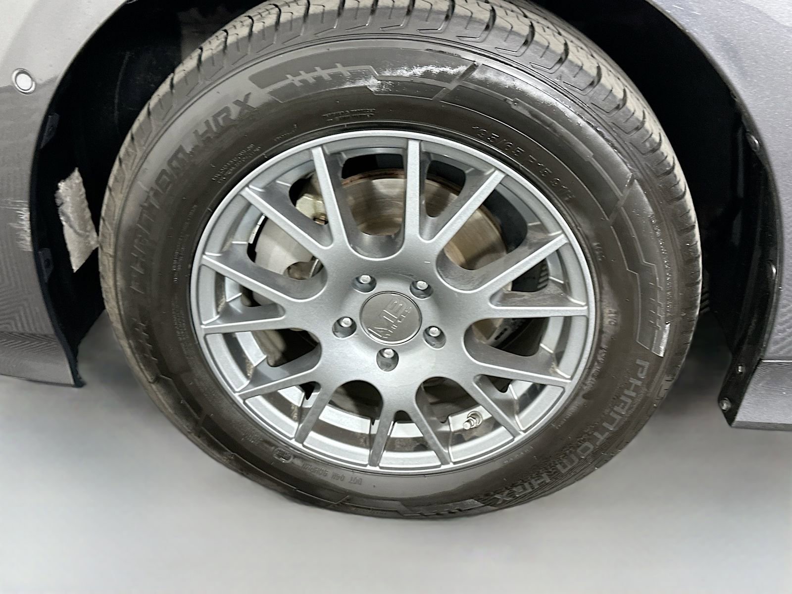 Used 2019 Toyota Prius XLE AWD/4WD image 29