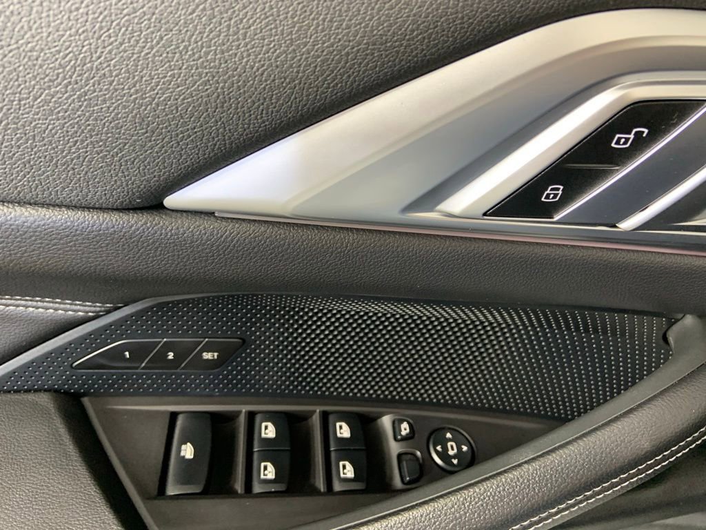 Used 2022 BMW 430i Convertible w/ M Sport Package RWD image 28