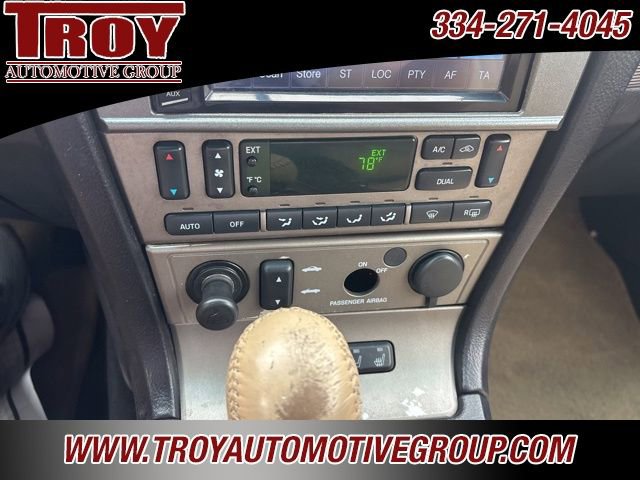 Used 2004 Ford Thunderbird image 30