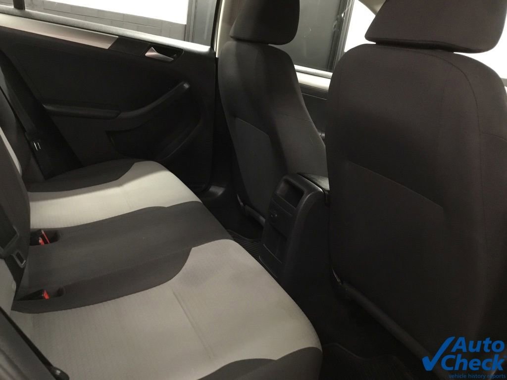 Used 2017 Volkswagen Jetta S w/ Jetta S Cold Weather Package image 33