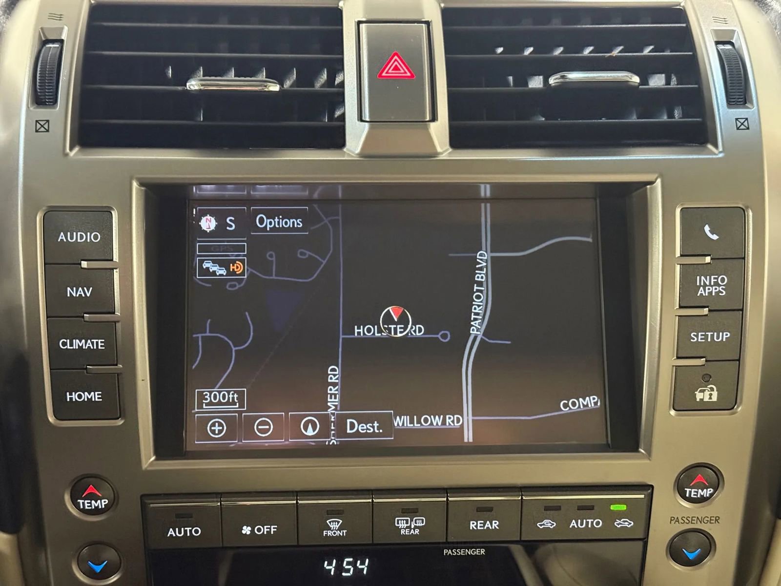 Used 2020 Lexus GX 460 Premium w/ Premium Package image 30