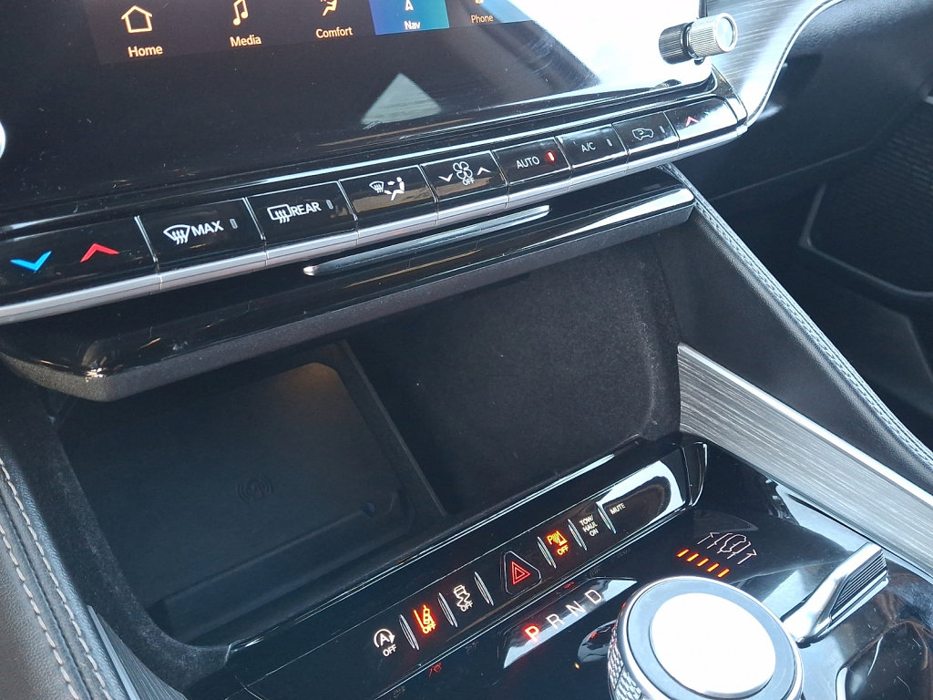 Used 2024 Jeep Wagoneer L Series III w/ Flexible Seating Group image 29