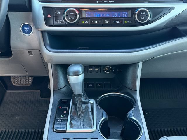 Used 2019 Toyota Highlander Limited Platinum AWD/4WD image 12