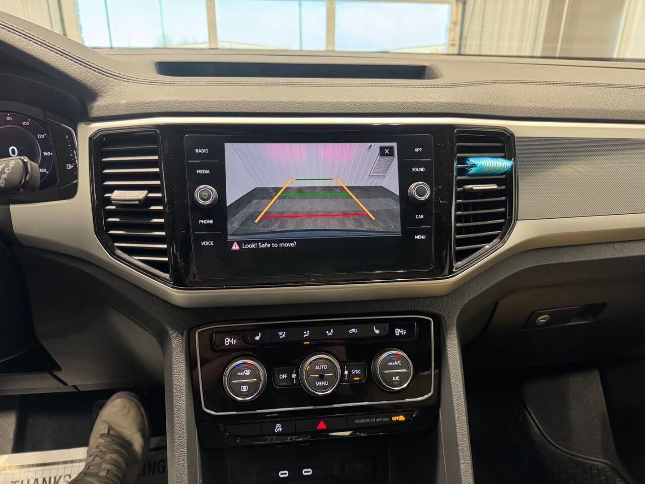 Used 2022 Volkswagen Atlas Cross Sport SE image 23