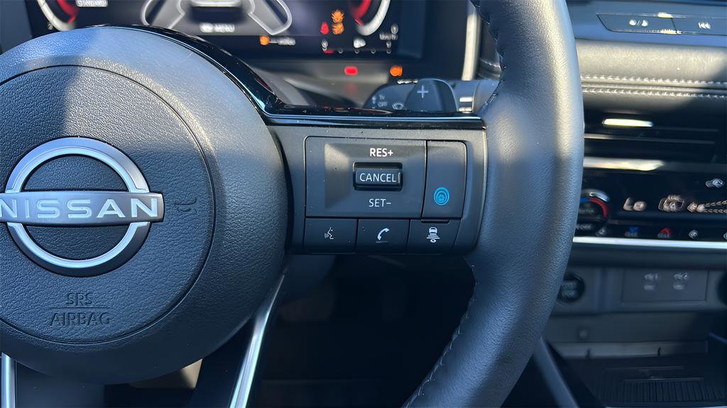 Used 2024 Nissan Rogue SL w/ SL Premium Package image 14