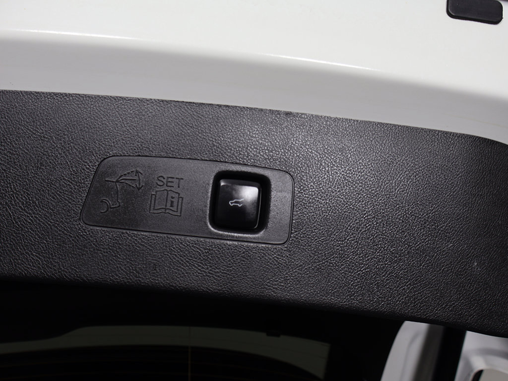 Used 2024 Lincoln Corsair AWD image 19