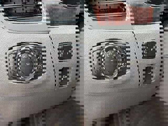 Used 2013 Ford Edge Limited image 32