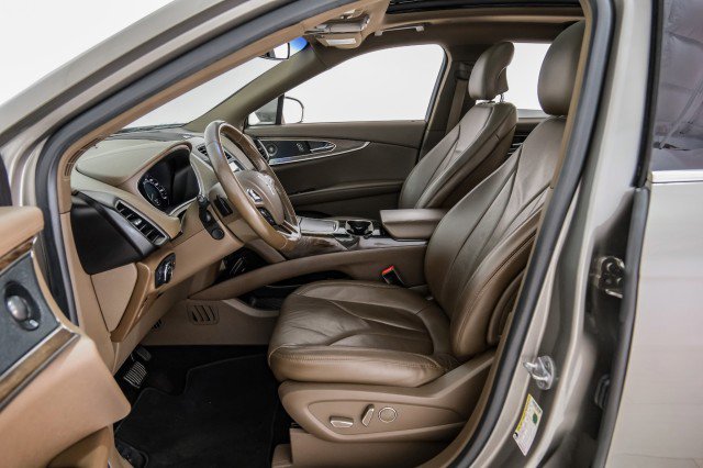 Used 2016 Lincoln MKX Reserve w/ Technology Package FWD image 31