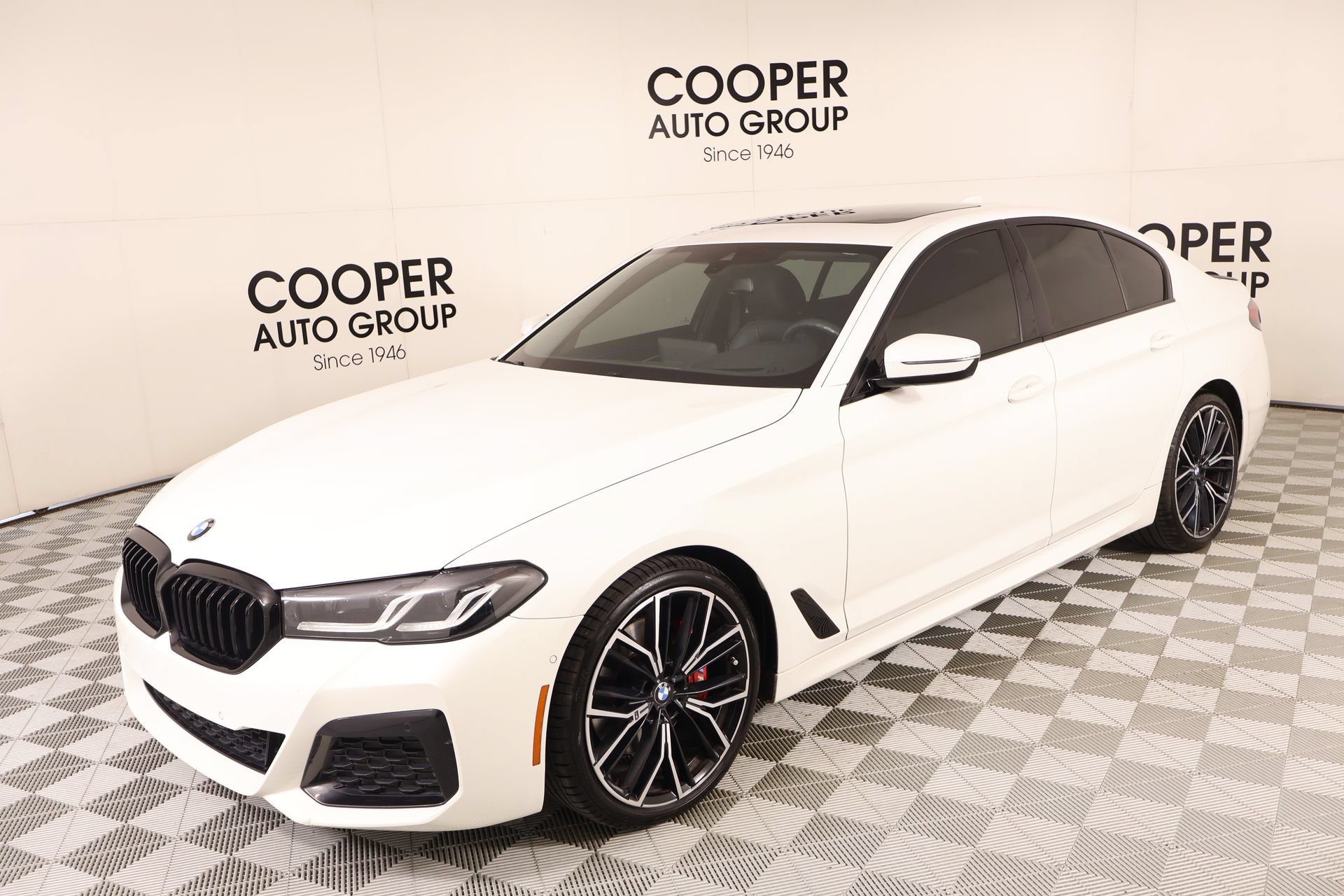 Used 2023 BMW 530i xDrive w/ M Sport Package AWD/4WD image 11