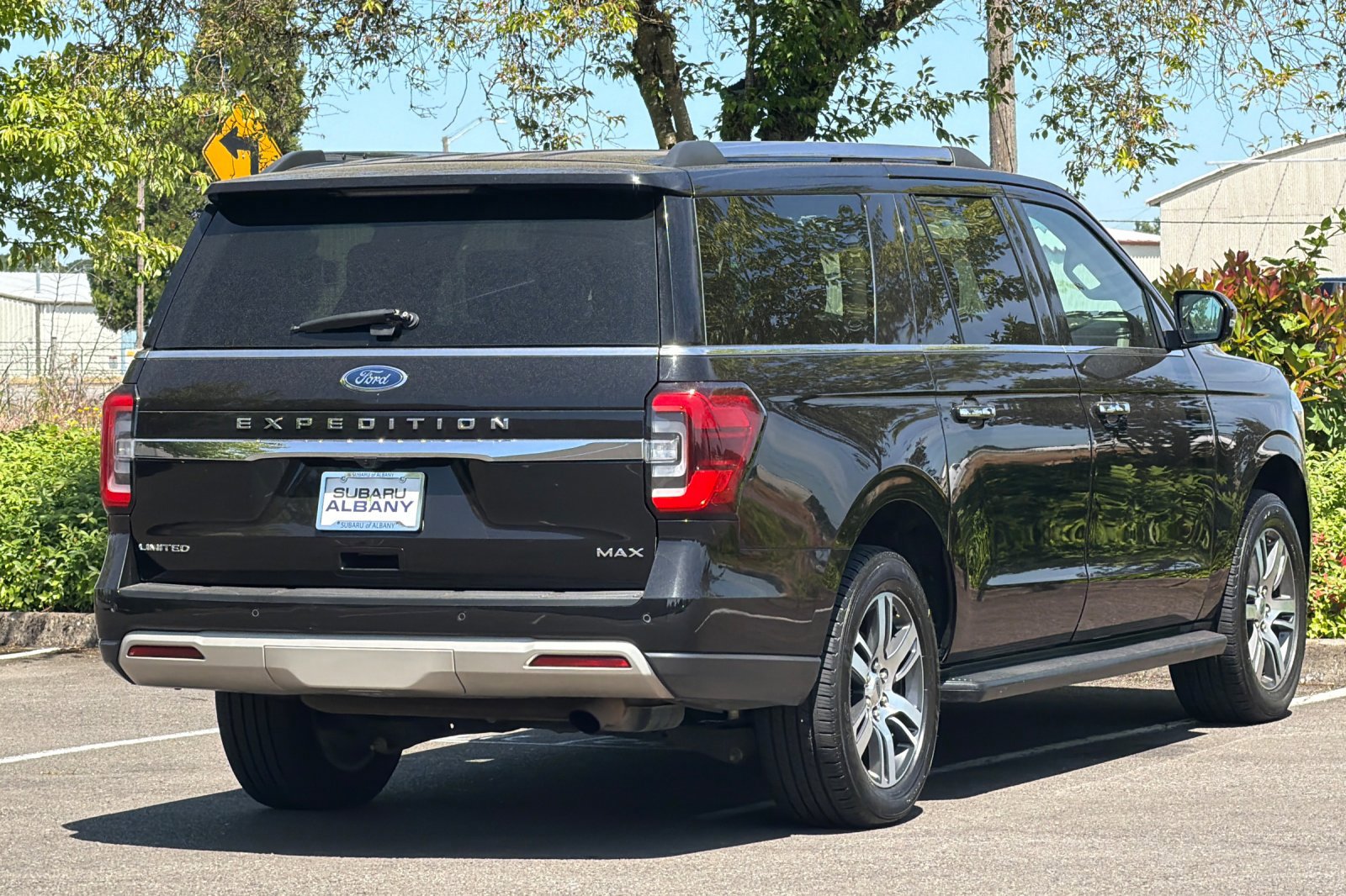 Used 2024 Ford Expedition Max Limited AWD/4WD image 4