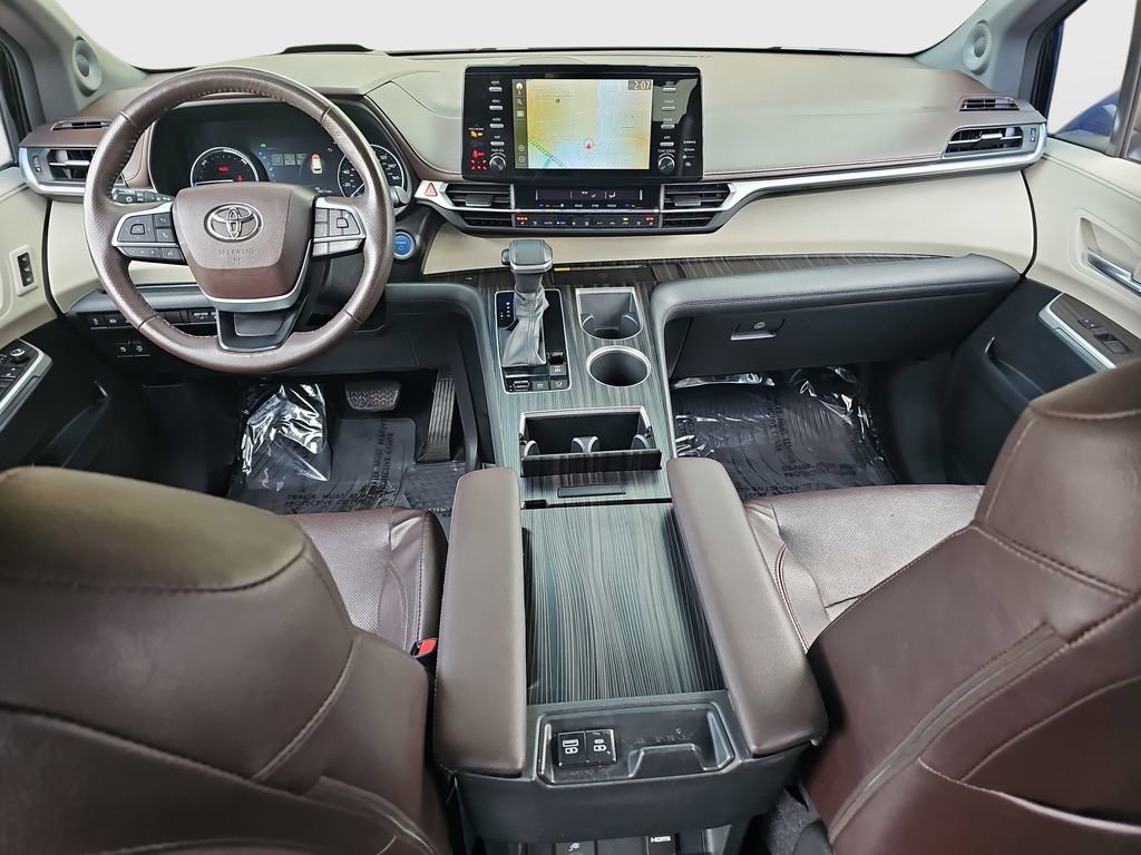 Certified 2022 Toyota Sienna Platinum image 20