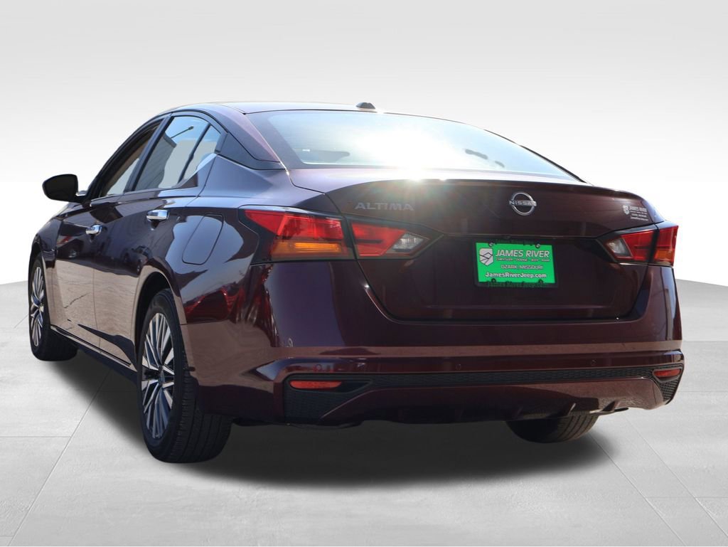 Used 2025 Nissan Altima 2.5 SV FWD image 3