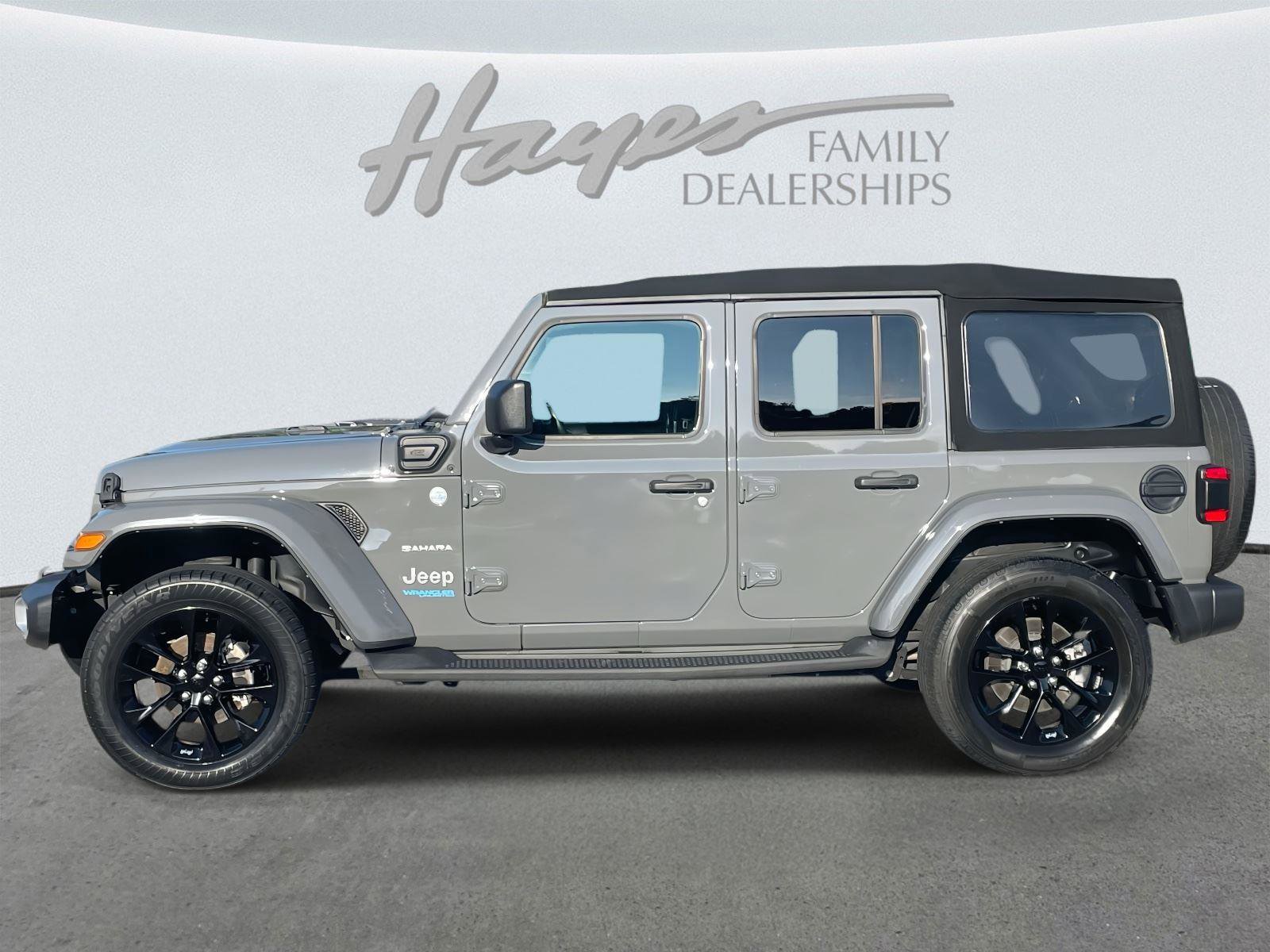 Used 2021 Jeep Wrangler Unlimited Sahara w/ Safety Group image 35