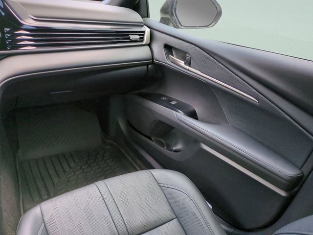 Used 2025 Toyota Camry XSE image 16