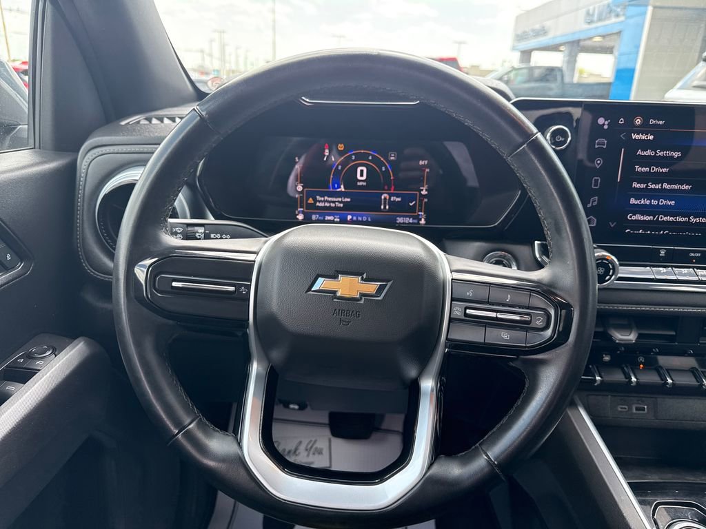 Used 2023 Chevrolet Colorado LT AWD/4WD image 17