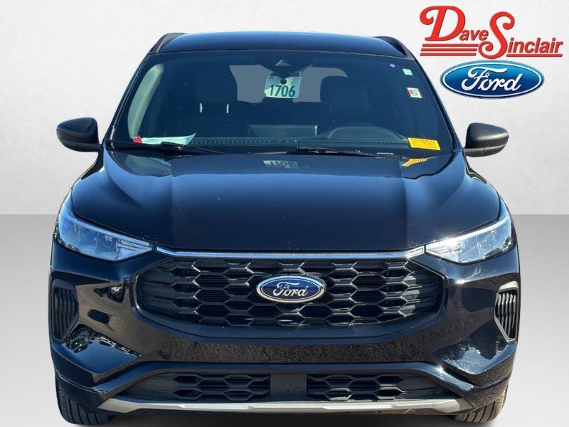 Used 2023 Ford Escape ST-Line w/ Tech Pack #1 AWD/4WD image 2