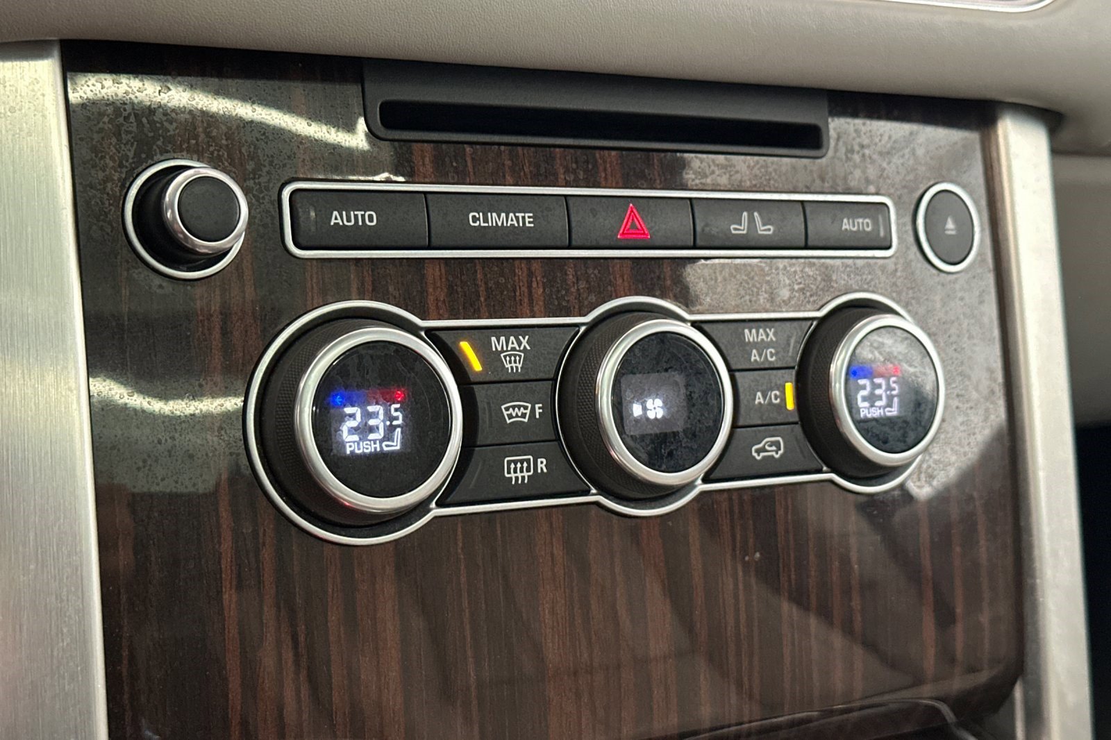 Used 2016 Land Rover Range Rover Supercharged image 23