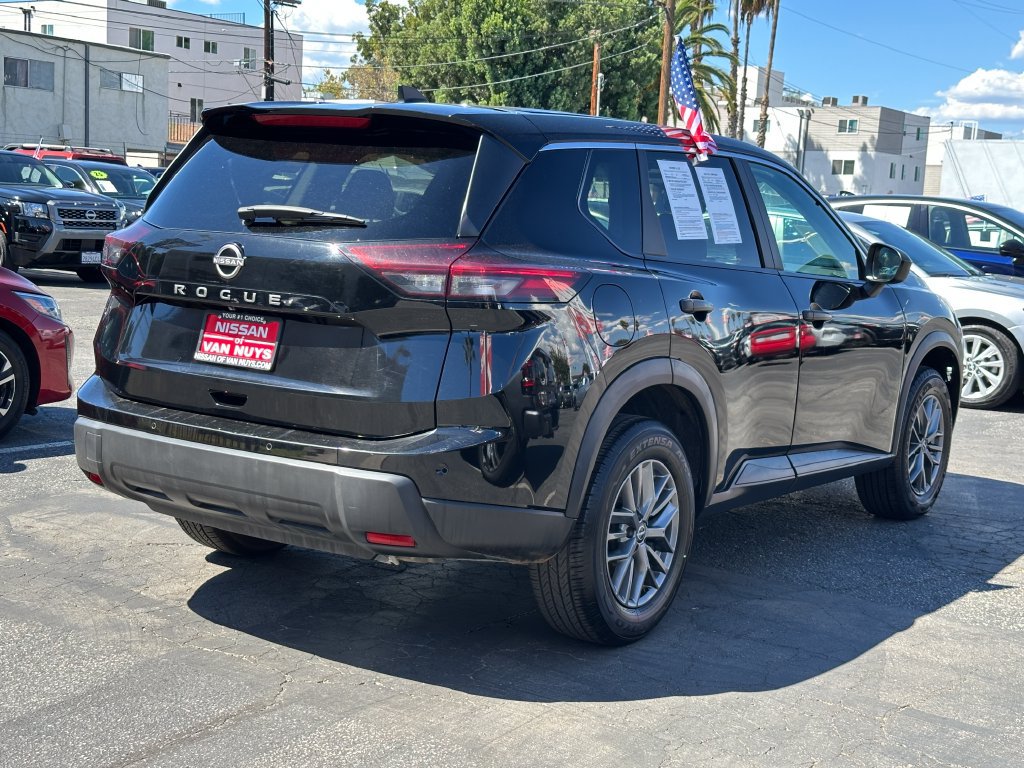 Used 2024 Nissan Rogue S FWD image 7