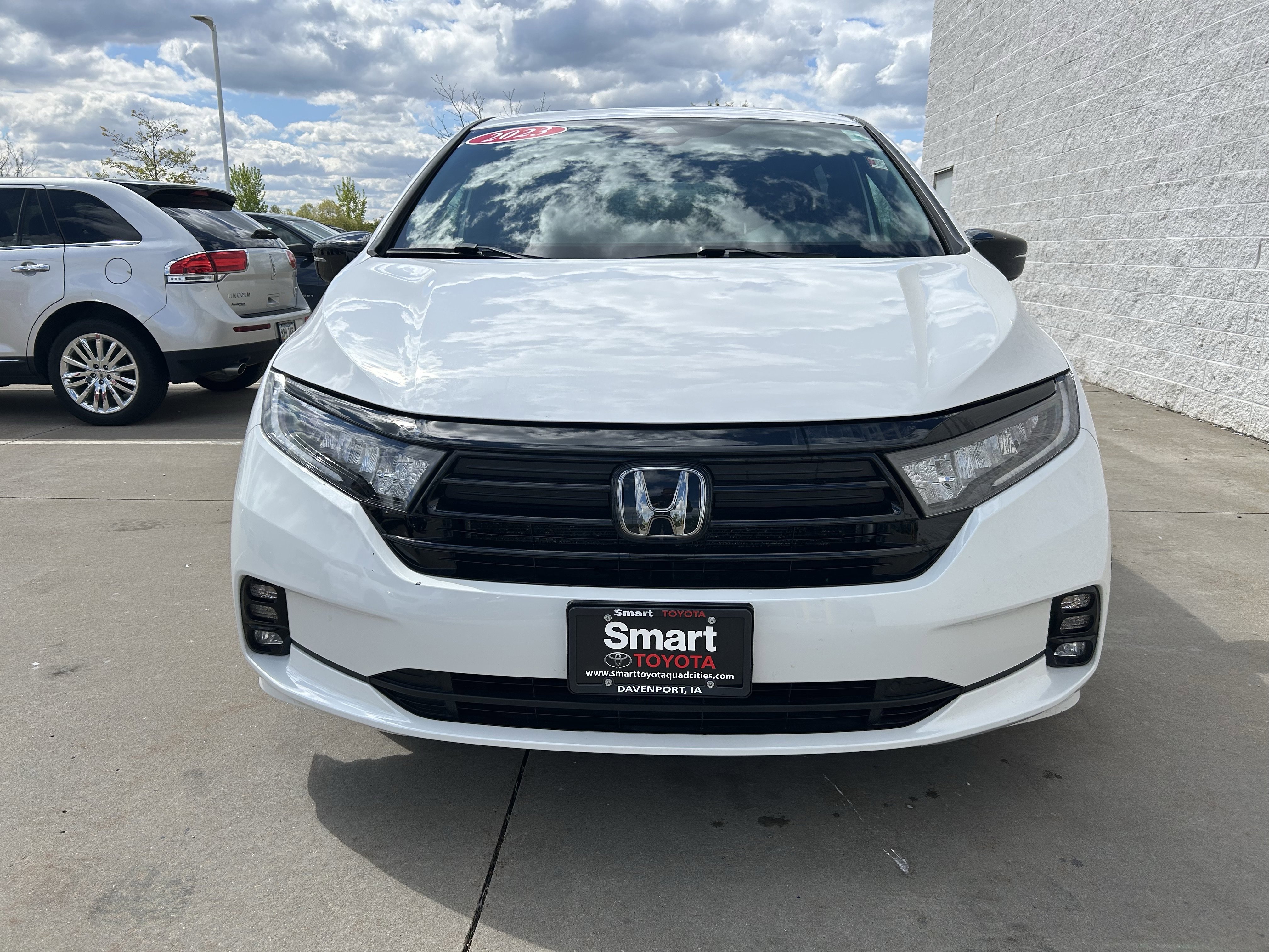 Used 2023 Honda Odyssey Sport image 2