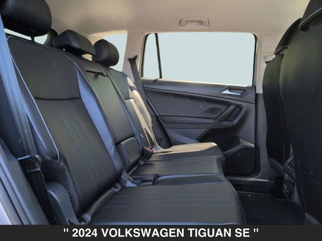 Used 2024 Volkswagen Tiguan SE AWD/4WD image 29