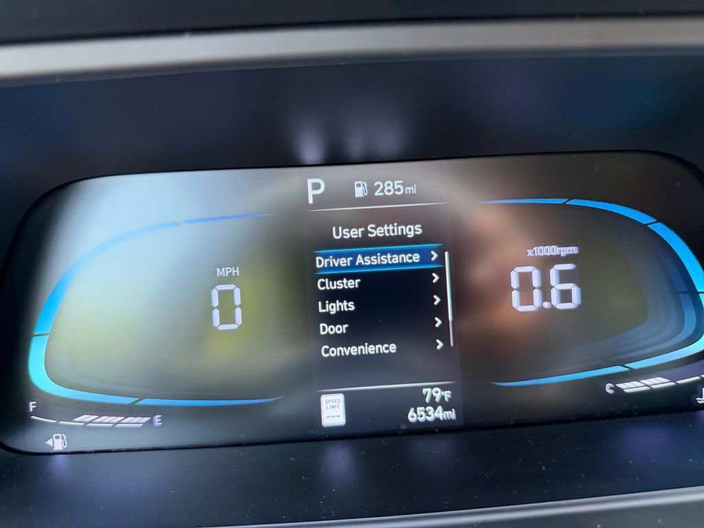Used 2025 Hyundai Elantra Sport FWD image 16