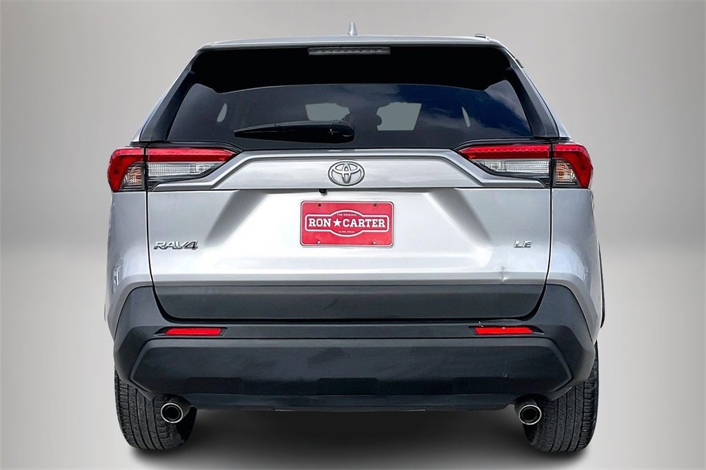 Used 2019 Toyota RAV4 LE image 6