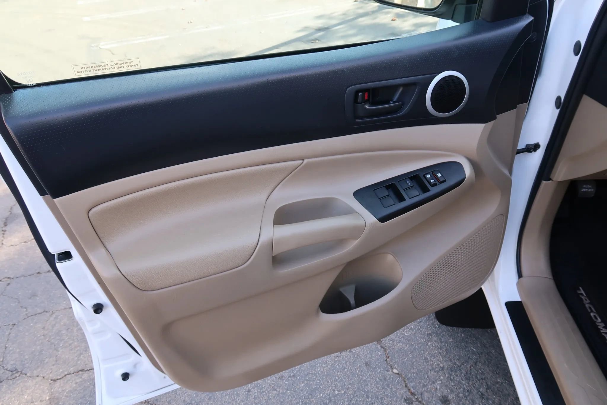 Used 2014 Toyota Tacoma PreRunner w/ SR5 Package RWD image 14