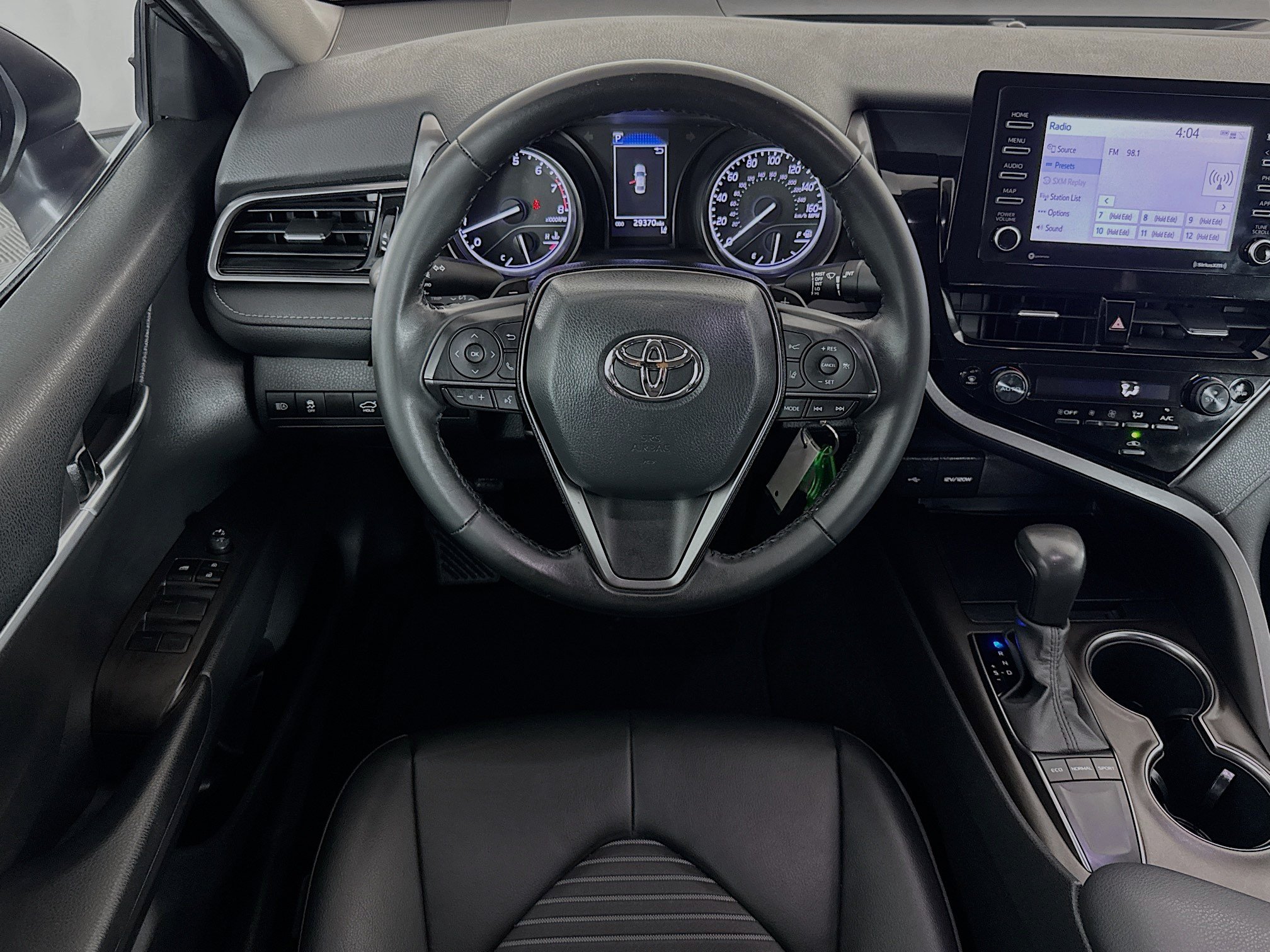 Used 2023 Toyota Camry SE FWD image 16