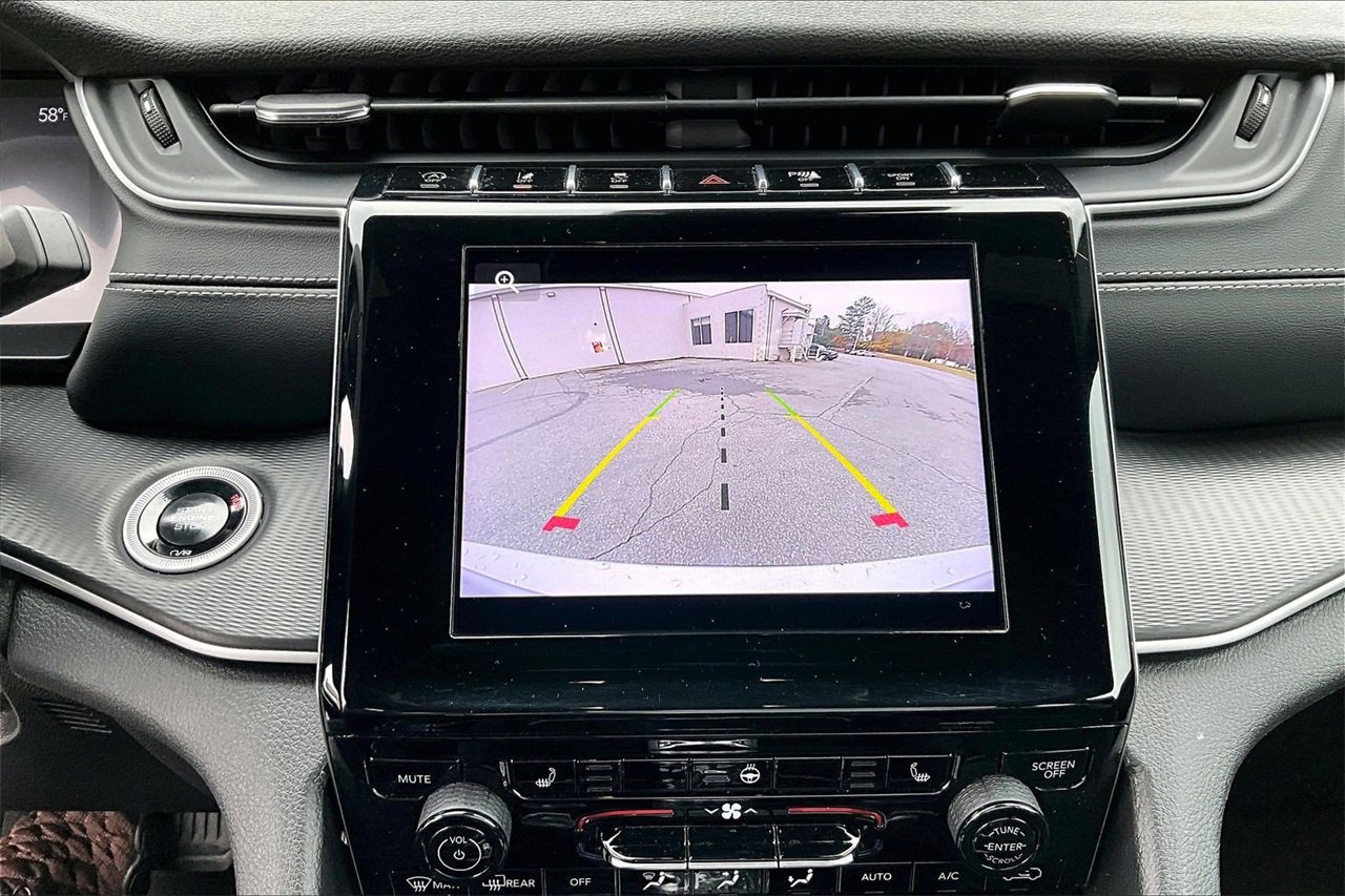 Certified 2024 Jeep Grand Cherokee L Laredo image 12