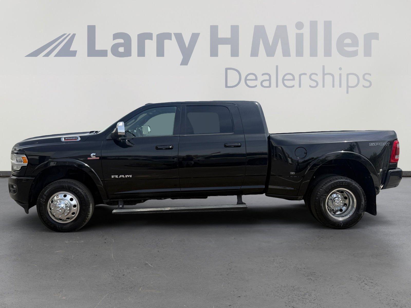 Used 2021 RAM 3500 Laramie image 2