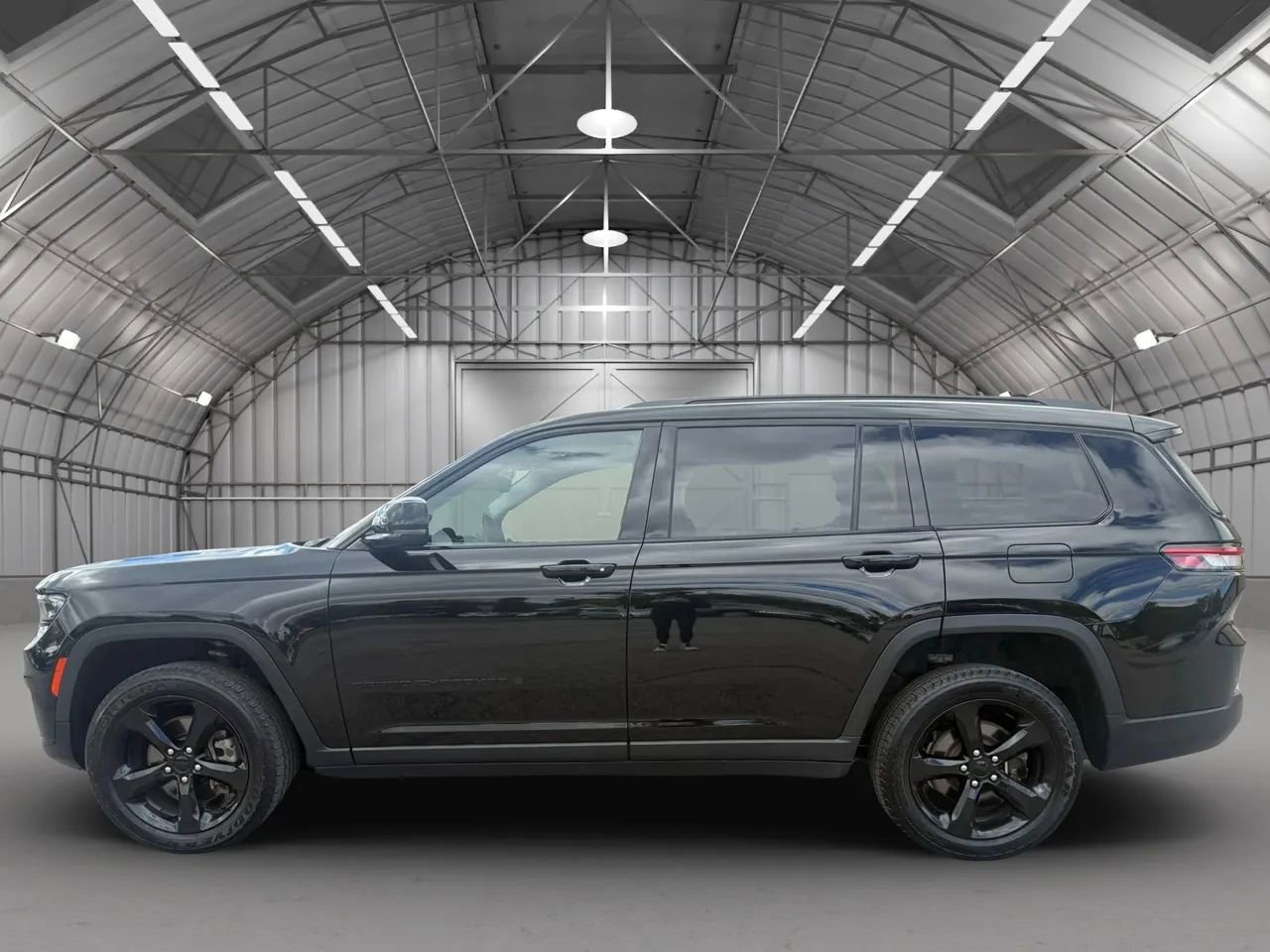 Used 2022 Jeep Grand Cherokee L Limited w/ Black Appearance Package image 6