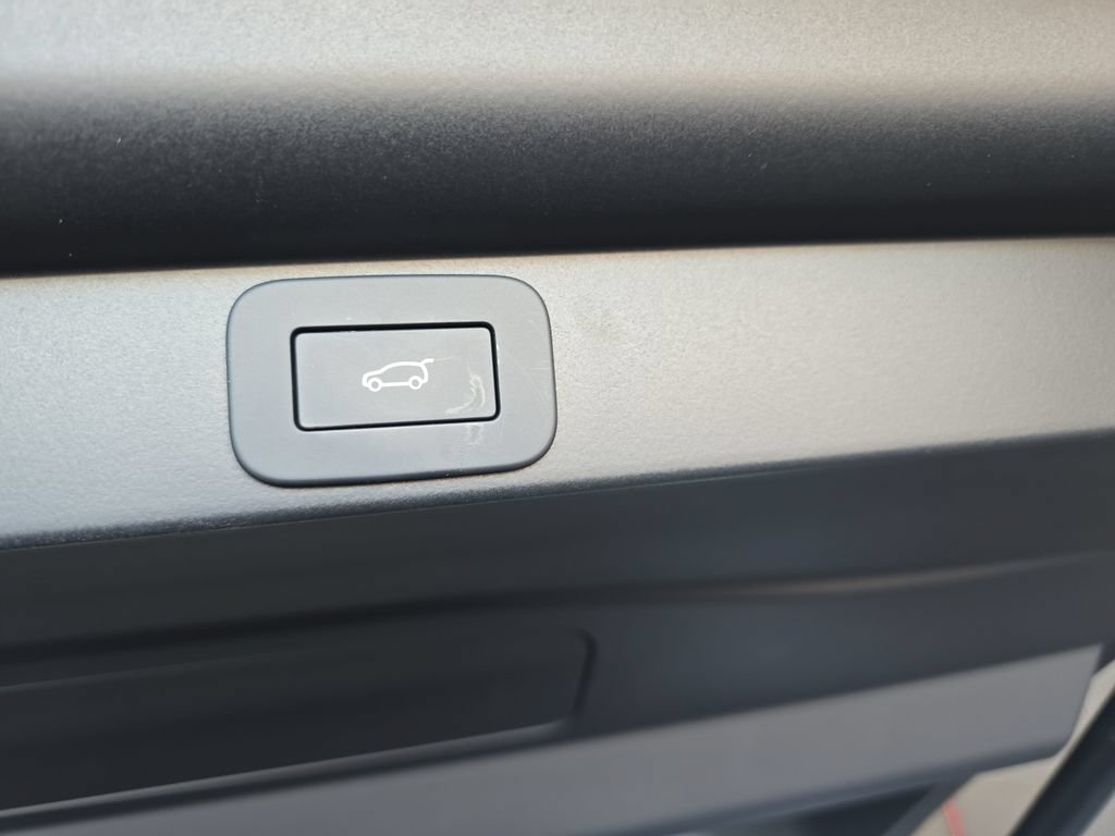 Certified 2026 Land Rover Range Rover SE AWD/4WD image 16