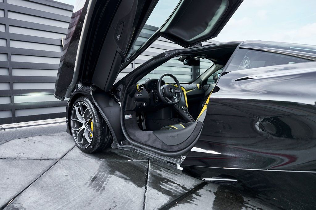 Used 2021 McLaren 720S RWD image 35