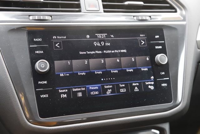 Used 2023 Volkswagen Tiguan SE image 26