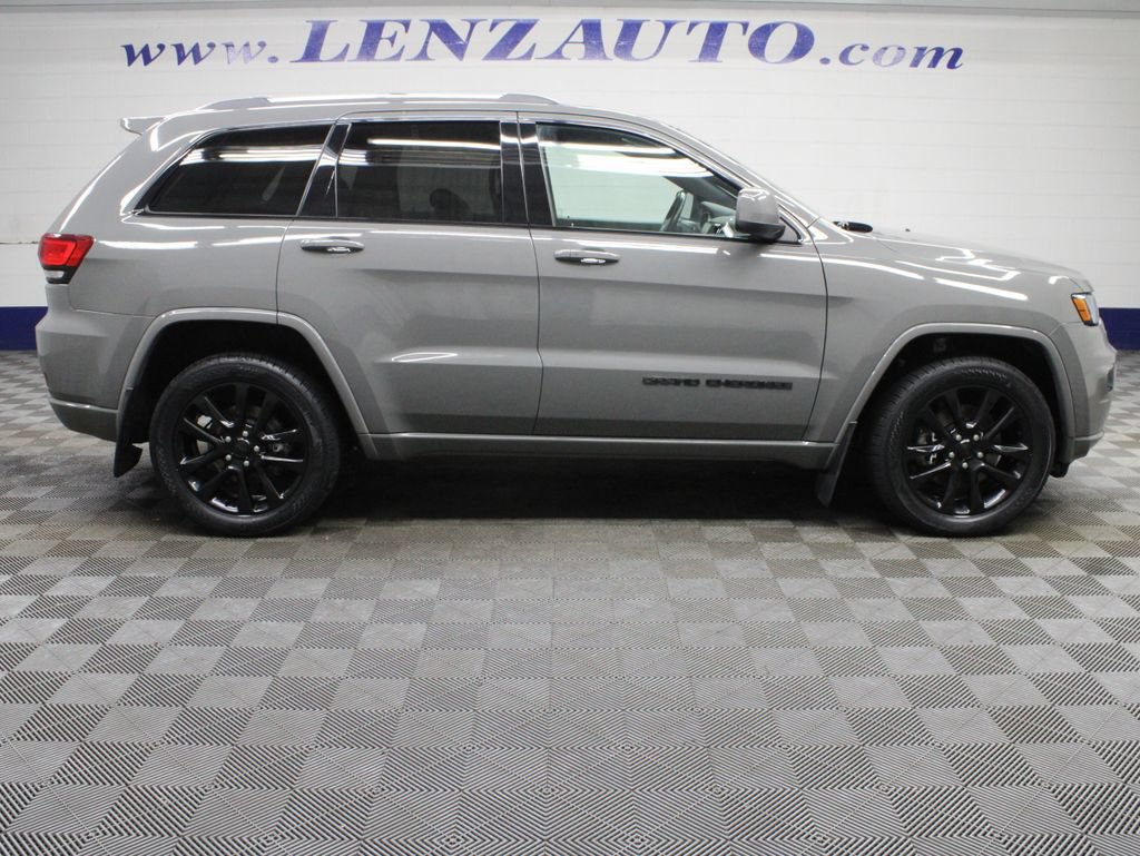 Used 2021 Jeep Grand Cherokee Altitude AWD/4WD image 2