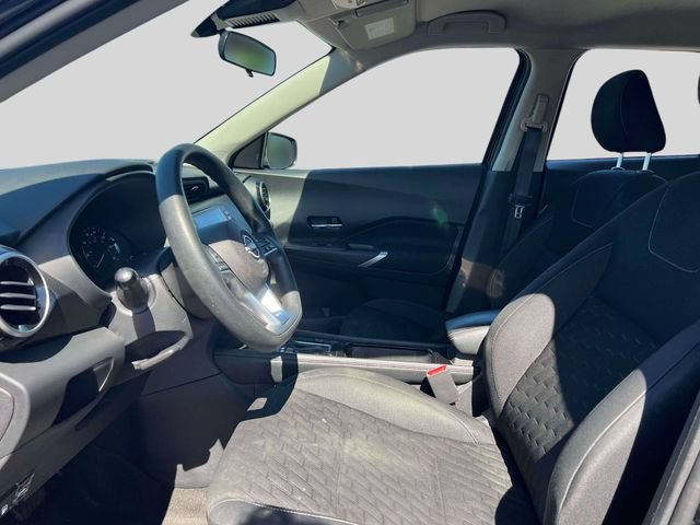 Used 2023 Nissan Kicks SV FWD image 16