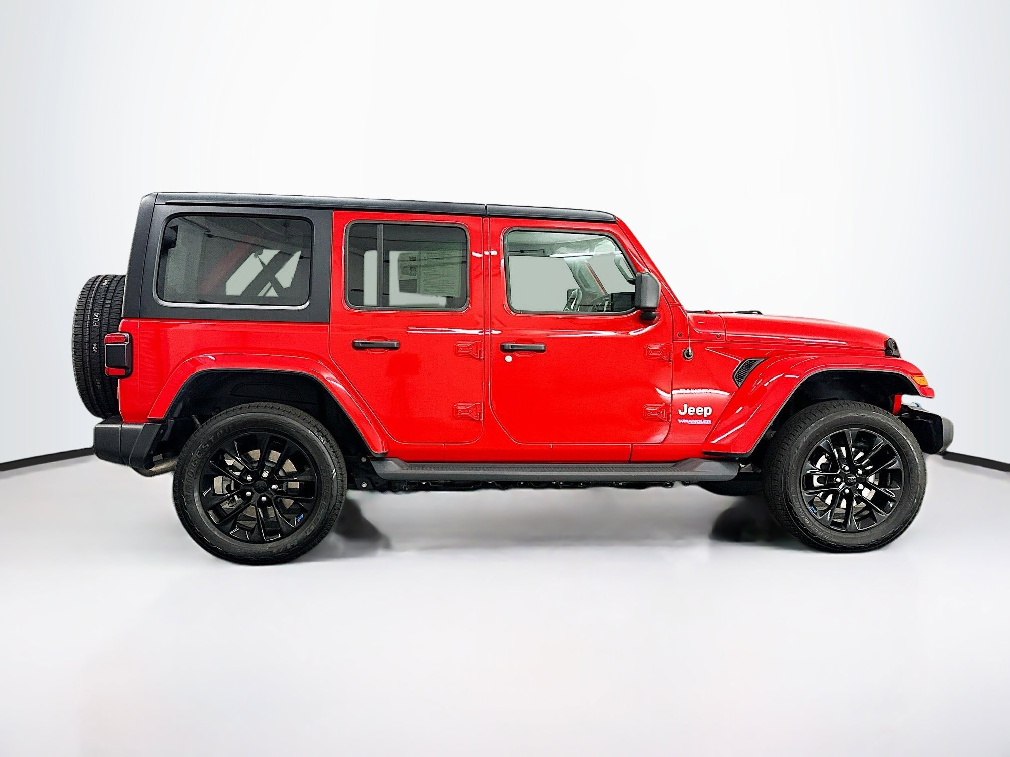 Used 2022 Jeep Wrangler Sahara w/ Cold Weather Group image 10
