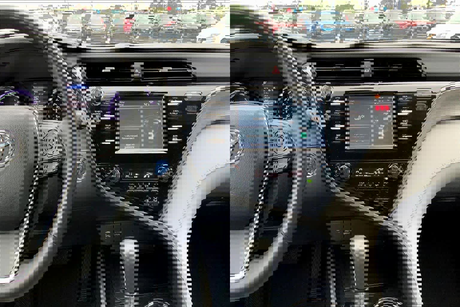 Used 2019 Toyota Camry SE image 6